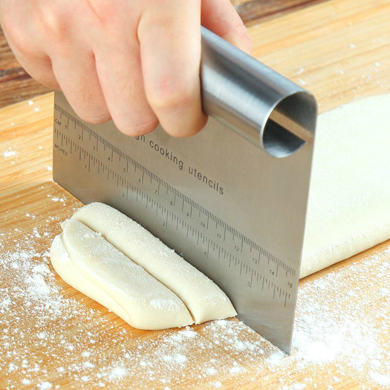 ✅ Stainless-Steel Dough Scraper – Pastry Cutter with Measurement Scale